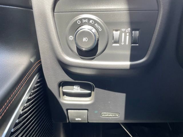 Used 2024 Jeep Grand Cherokee L Summit AWD/4WD image 13