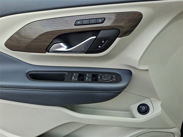 Used 2023 GMC Terrain Denali w/ Denali Premium Package image 12