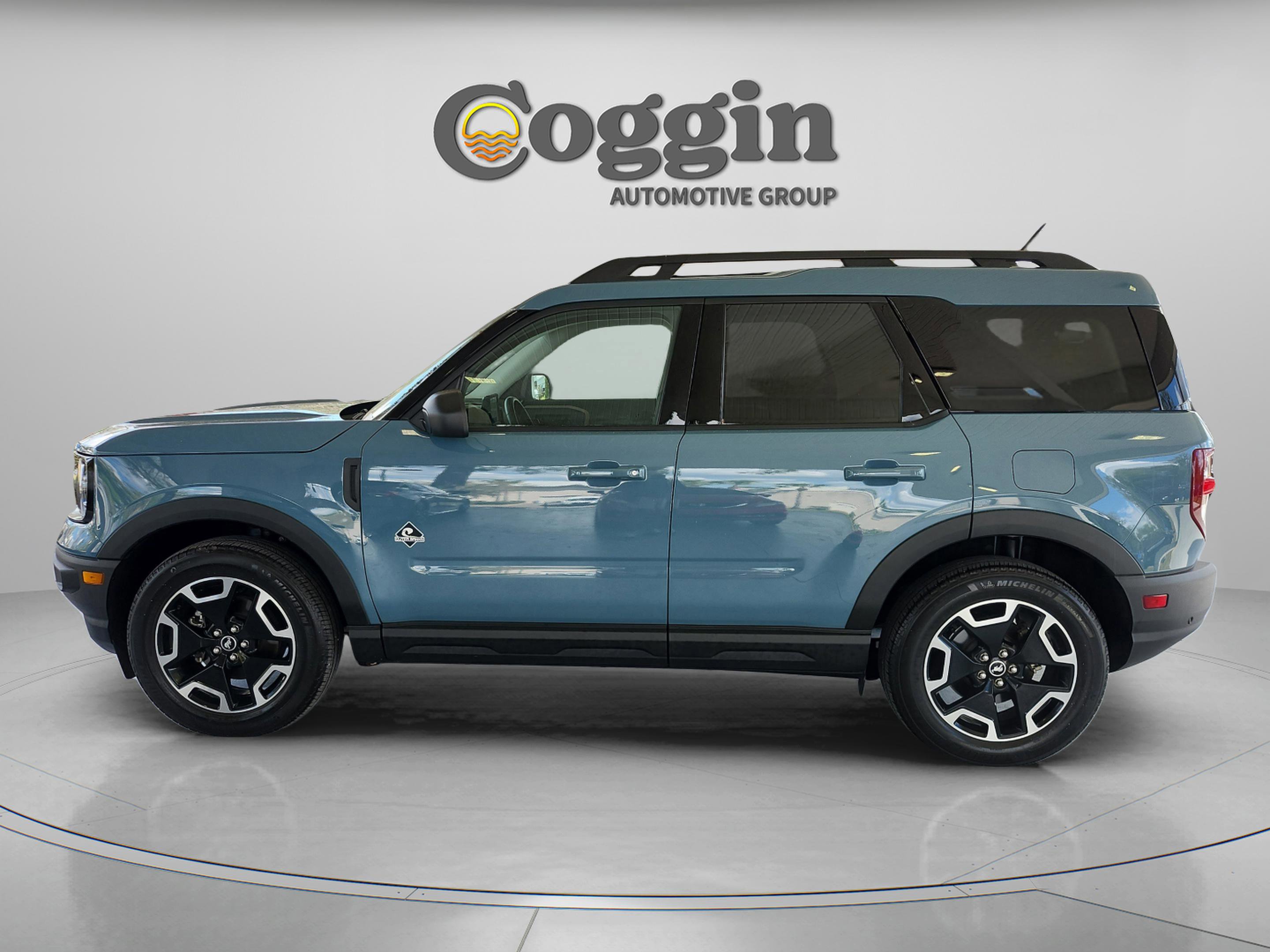 Certified 2023 Ford Bronco Sport Outer Banks w/ Tech Package image 2