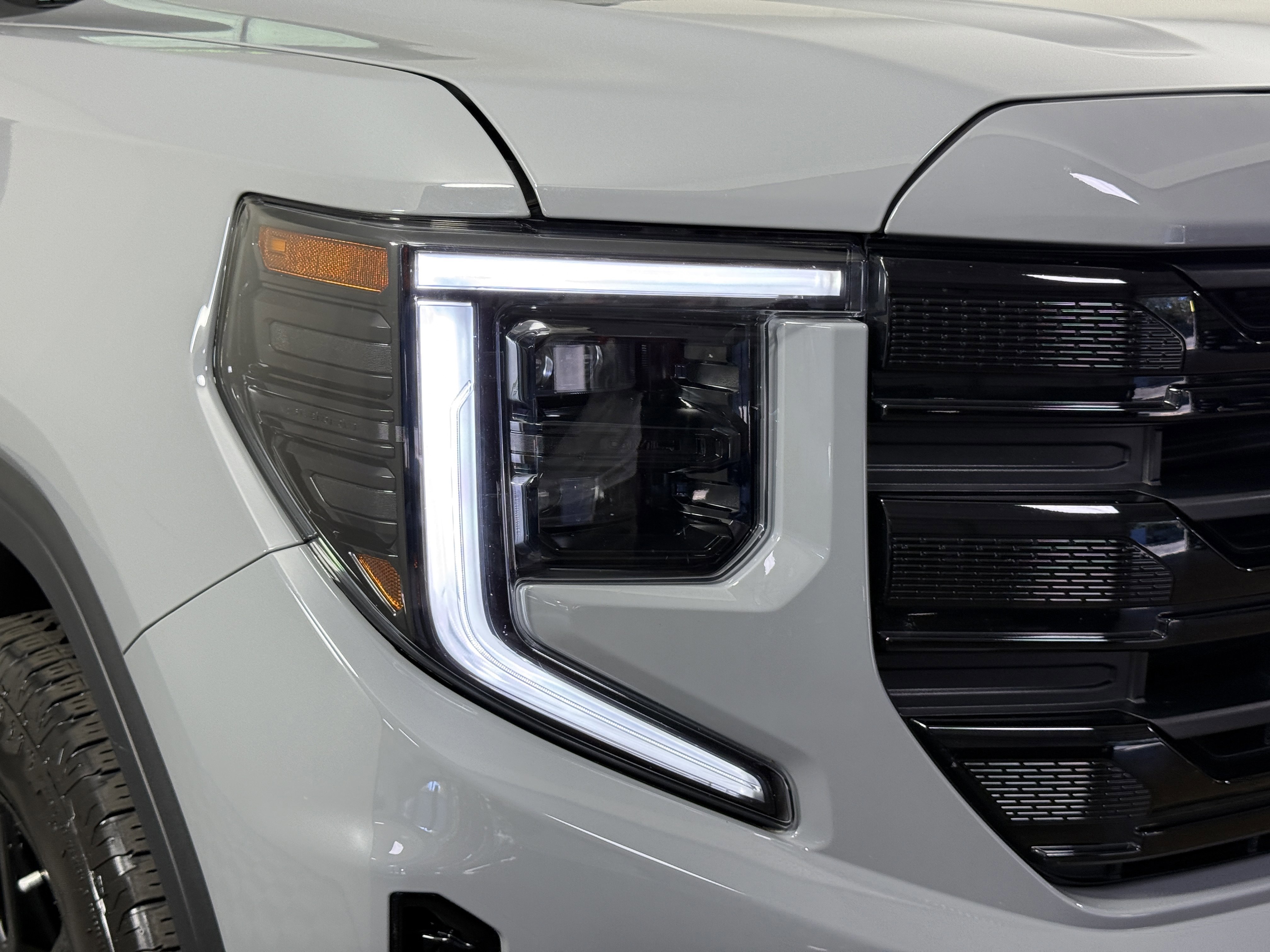 Used 2024 GMC Sierra 1500 Elevation image 7