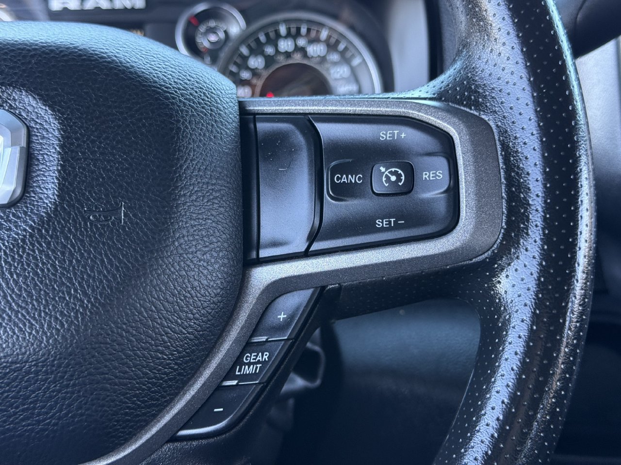 Used 2024 RAM 3500 Tradesman w/ Chrome Appearance Group AWD/4WD image 9