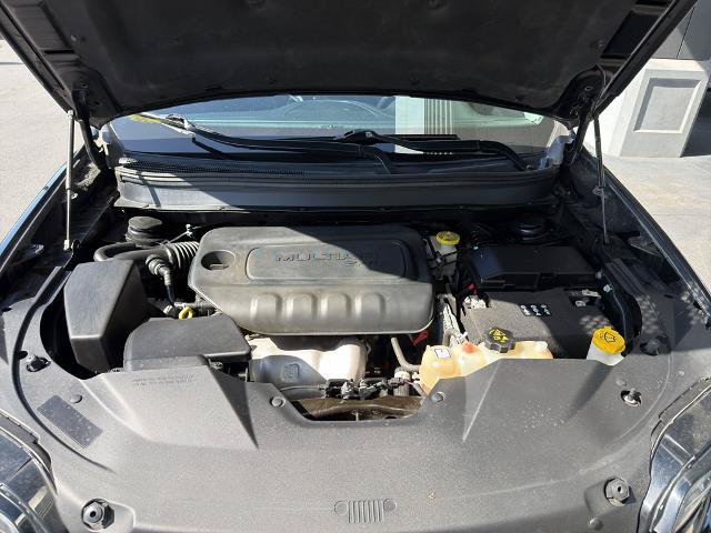 Used 2020 Jeep Cherokee Latitude Plus AWD/4WD image 4