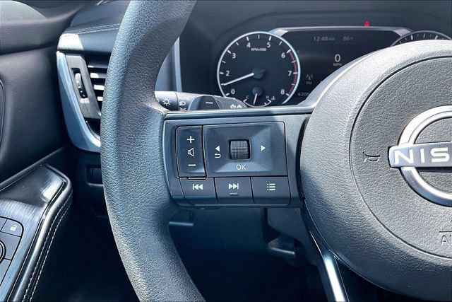 Used 2024 Nissan Rogue SV FWD image 16