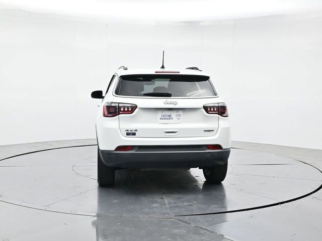 Used 2023 Jeep Compass Latitude AWD/4WD image 8