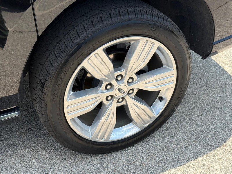 Certified 2024 Ford Expedition Max Platinum image 17