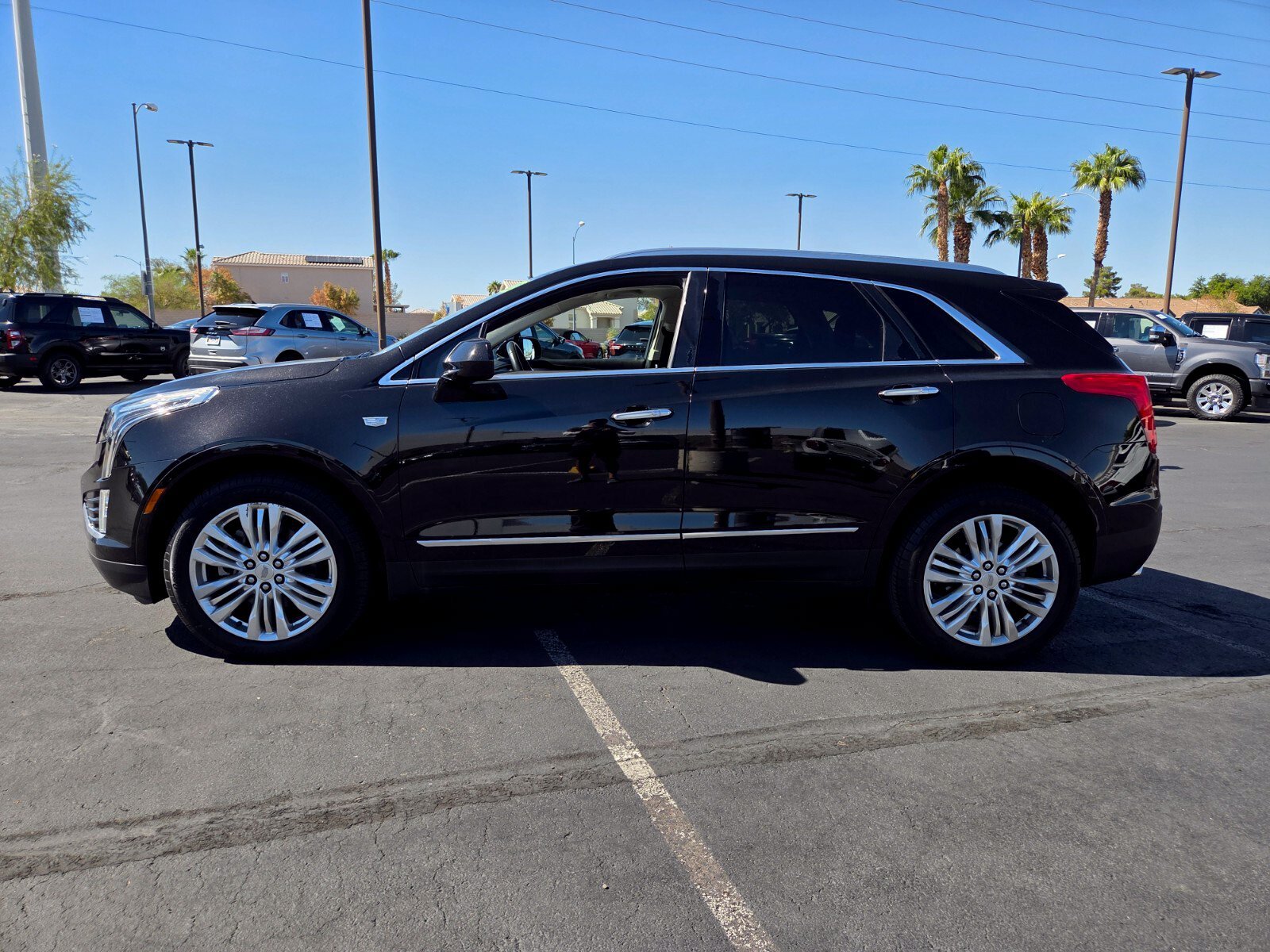 Used 2018 Cadillac XT5 Premium Luxury AWD/4WD image 3