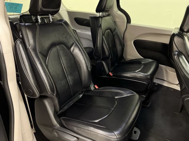 Used 2024 Chrysler Pacifica Limited FWD image 7