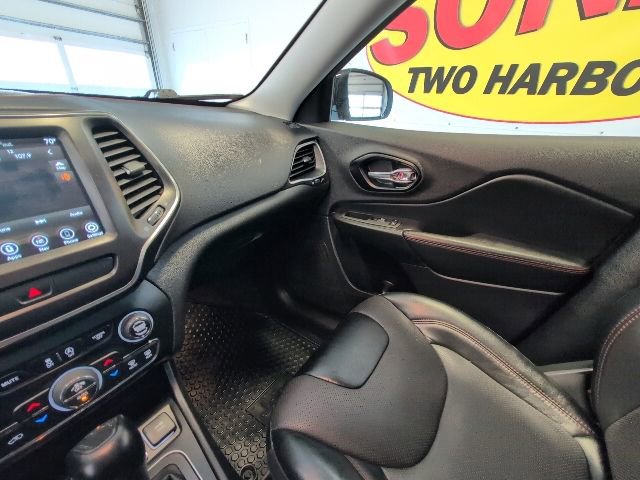 Used 2022 Jeep Cherokee Trailhawk w/ Trailhawk Elite Value Package AWD/4WD image 27