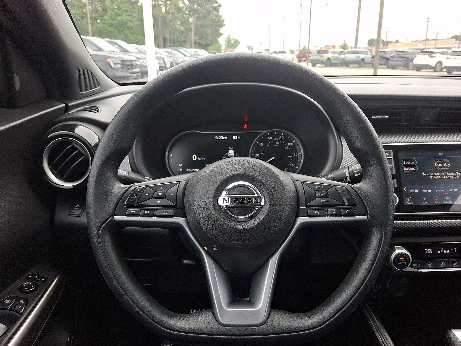 Used 2019 Nissan Kicks SV FWD image 18