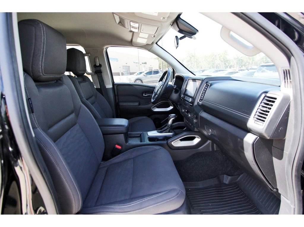 Used 2024 Nissan Frontier SV w/ SV Convenience Package image 27