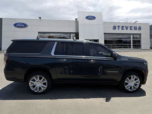 Used 2022 Chevrolet Suburban High Country AWD/4WD image 35