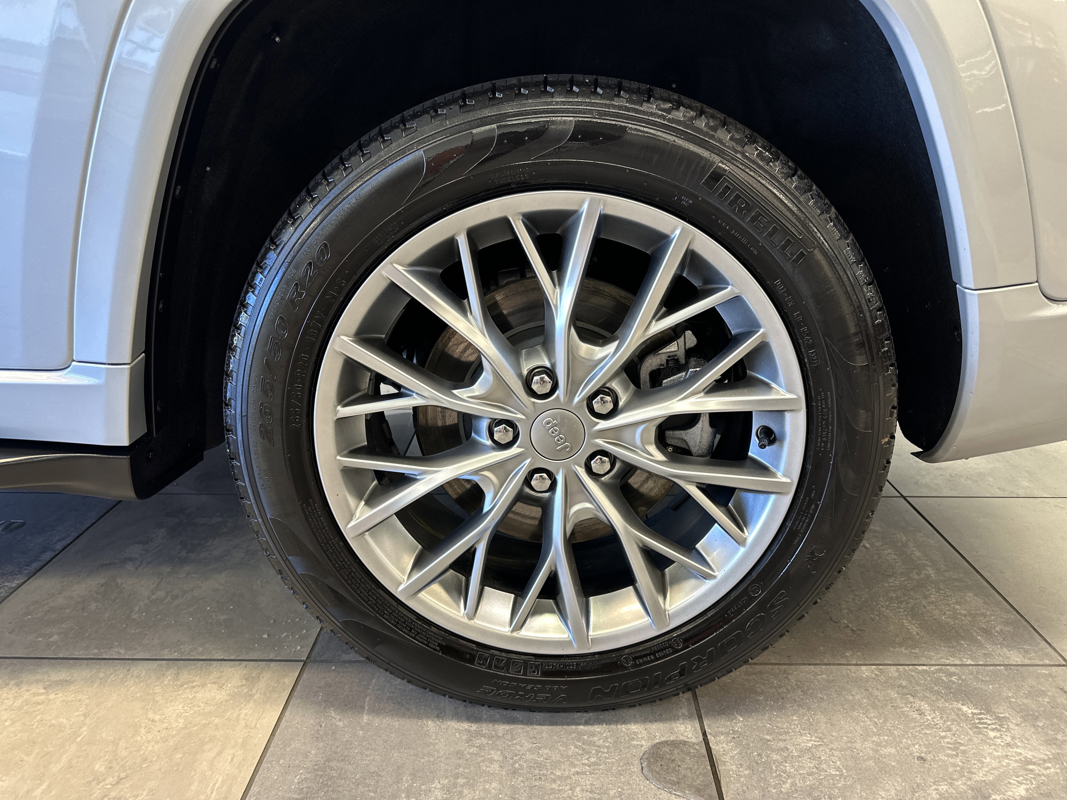 Used 2022 Jeep Grand Cherokee L Summit w/ Advanced Protech Group IV image 18