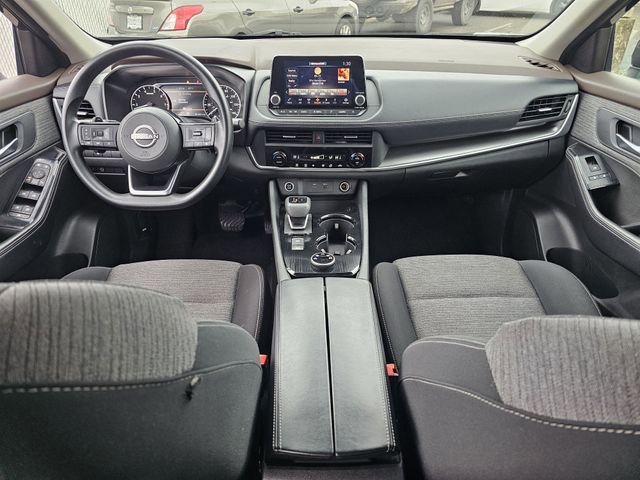 Used 2023 Nissan Rogue SV image 8