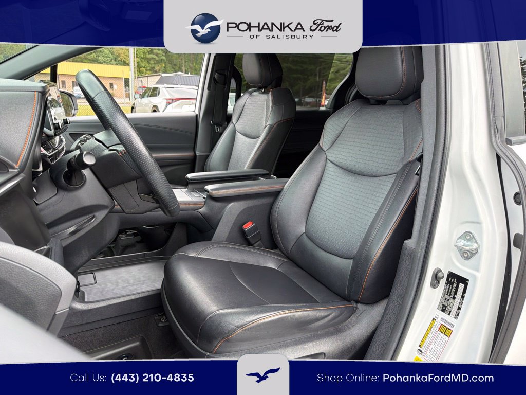 Used 2023 Toyota Sienna XSE w/ XSE Plus Package AWD/4WD image 18