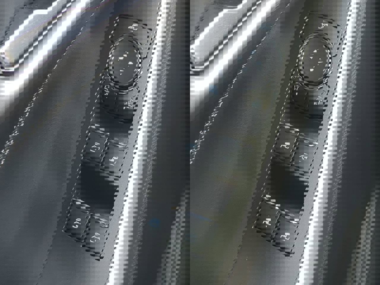 Certified 2022 Ford Explorer XLT w/ Equipment Group 202A image 22