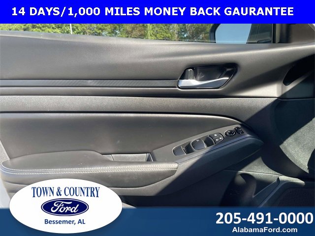 Used 2024 Nissan Altima 2.5 SV image 16