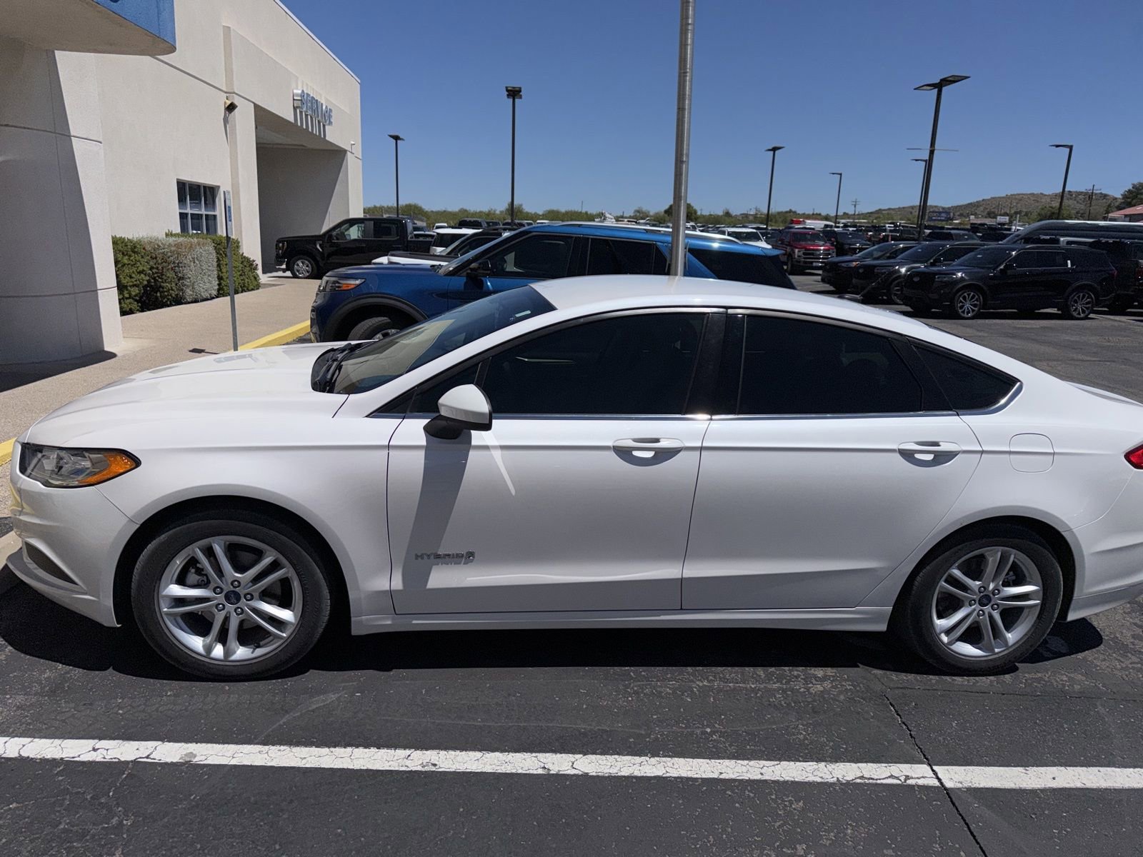 Certified 2018 Ford Fusion SE FWD image 2