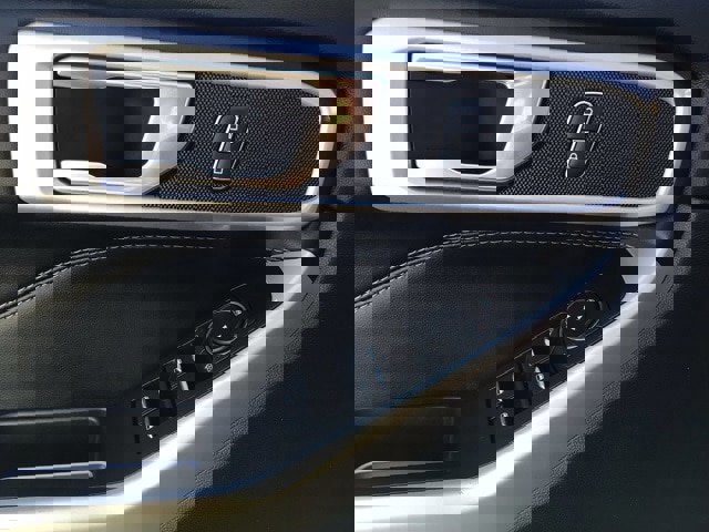 Certified 2022 Ford Explorer XLT w/ Equipment Group 202A image 19