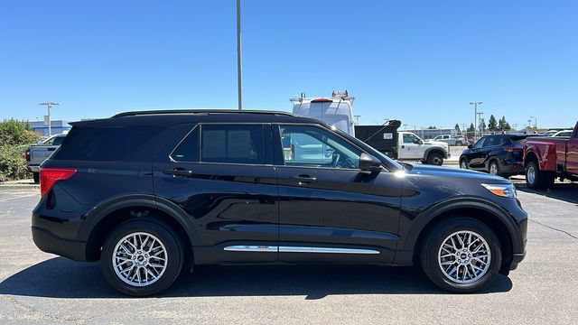 Certified 2023 Ford Explorer XLT w/ Equipment Group 202A AWD/4WD image 2
