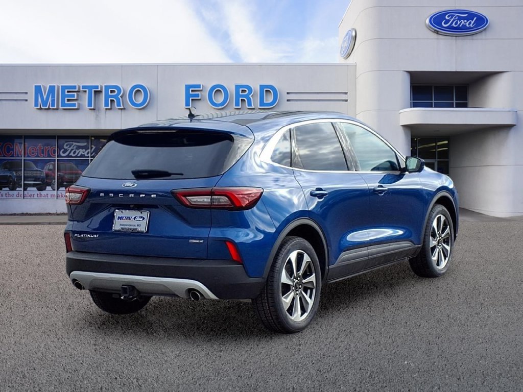 Certified 2023 Ford Escape Platinum w/ Class II Trailer Tow Package AWD/4WD image 3