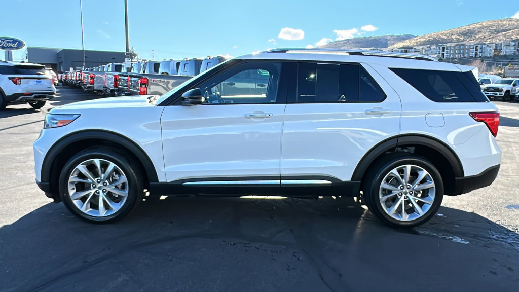 Certified 2023 Ford Explorer Platinum w/ Technology Package image 2