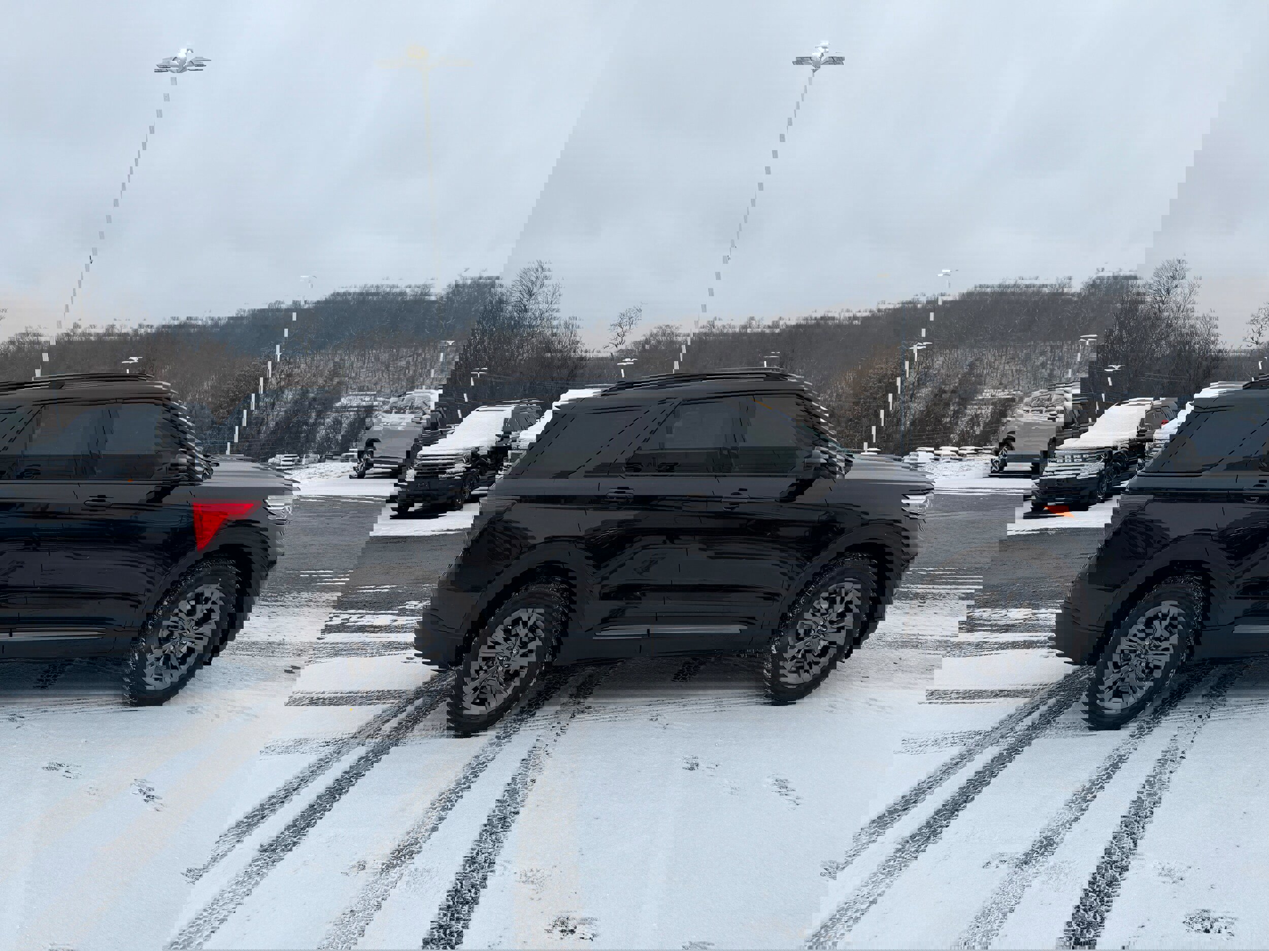 Certified 2022 Ford Explorer XLT w/ Equipment Group 202A image 2