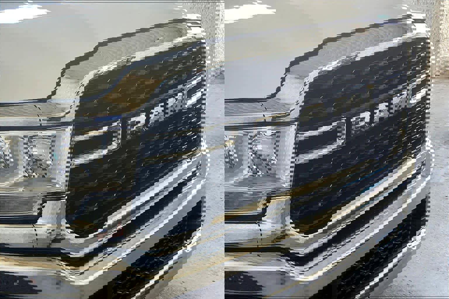 Used 2024 RAM 3500 Big Horn image 28