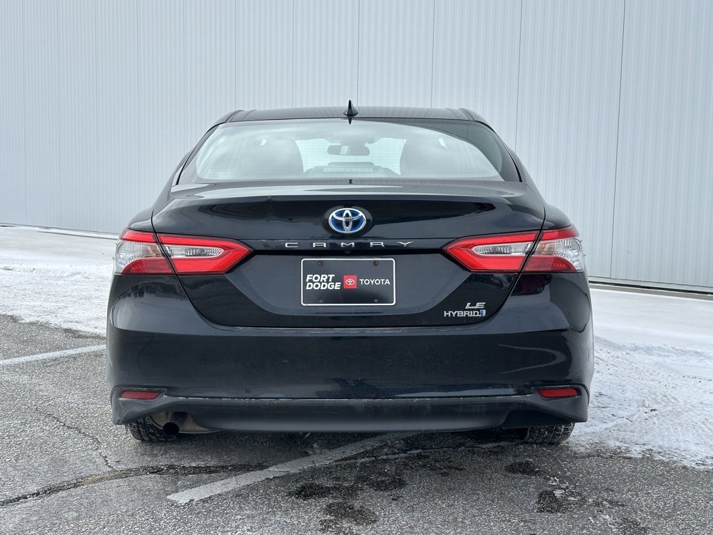 Used 2019 Toyota Camry LE image 2