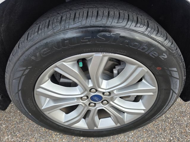 Certified 2022 Ford Edge Titanium AWD/4WD image 9