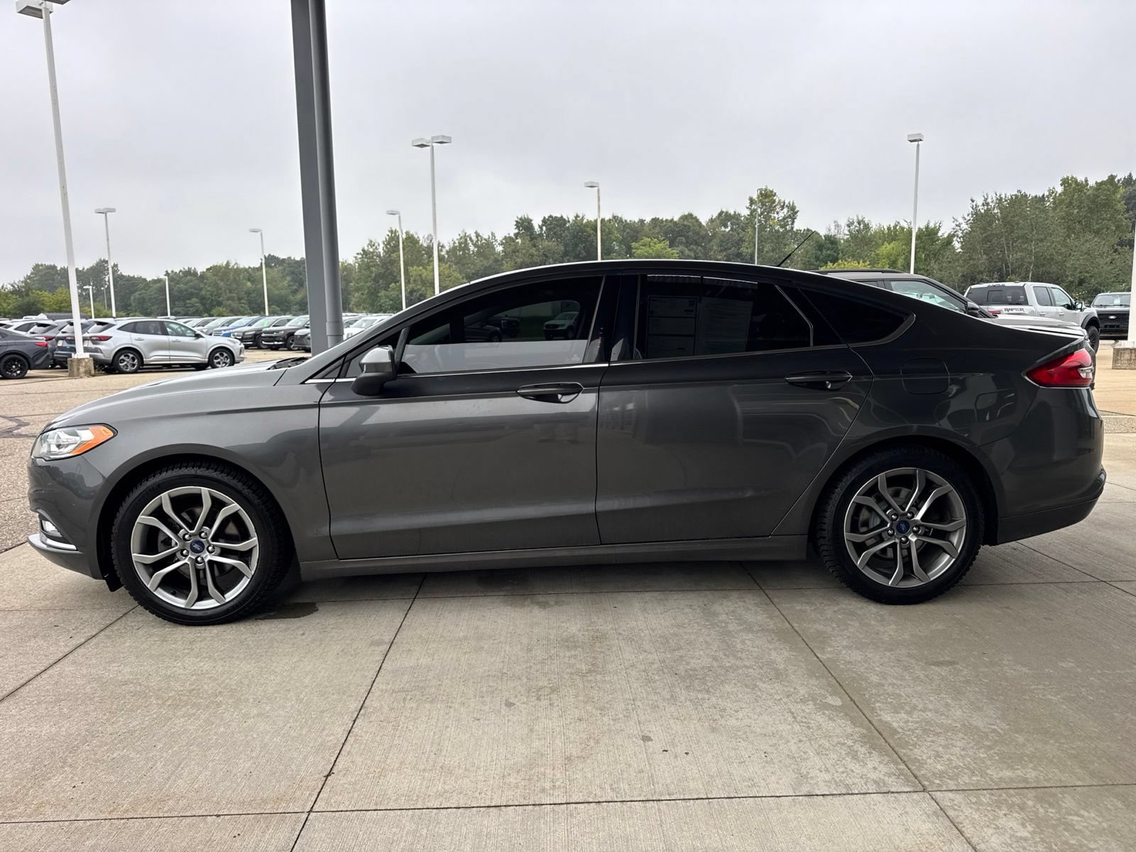 Certified 2017 Ford Fusion SE w/ Equipment Group 201A FWD image 4
