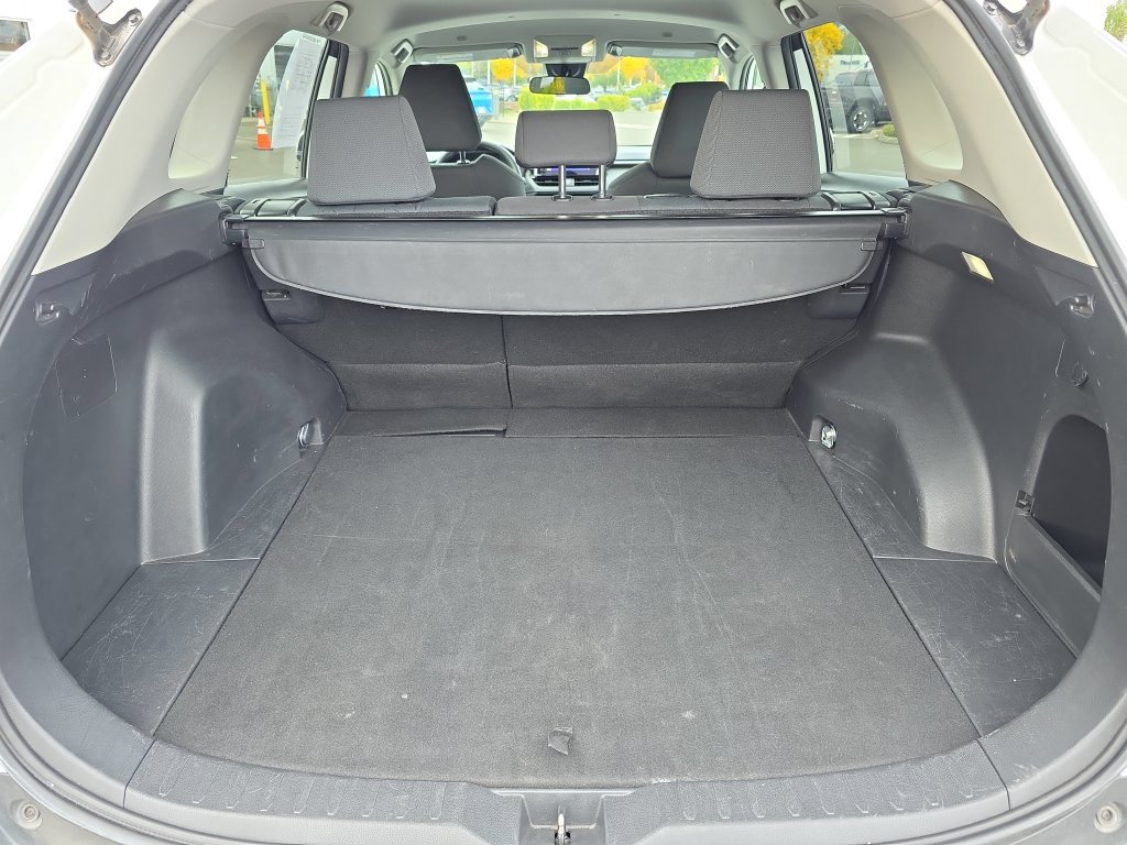 Used 2025 Toyota RAV4 XLE AWD/4WD image 31