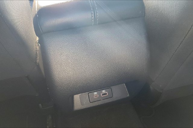 Used 2025 Nissan Altima 2.5 SV FWD image 35