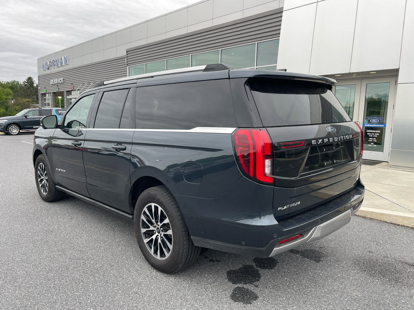 Certified 2025 Ford Expedition Max Platinum AWD/4WD image 3