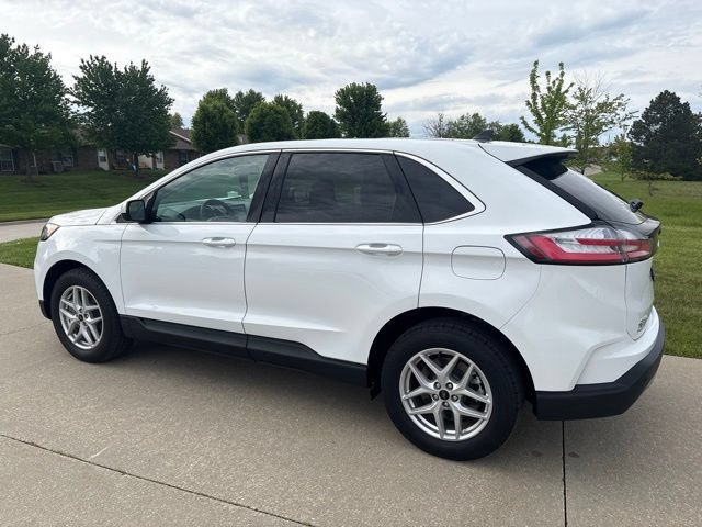Certified 2024 Ford Edge SEL w/ Convenience Package AWD/4WD image 9