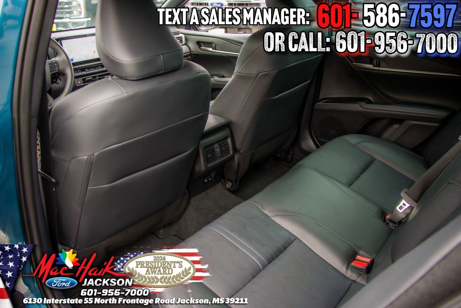 Used 2025 Toyota Camry XSE FWD image 11