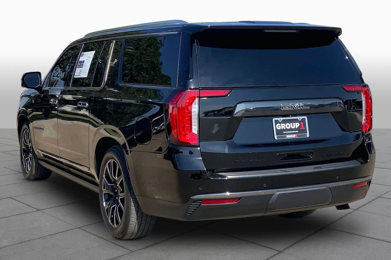Used 2024 GMC Yukon XL Denali Ultimate AWD/4WD image 12
