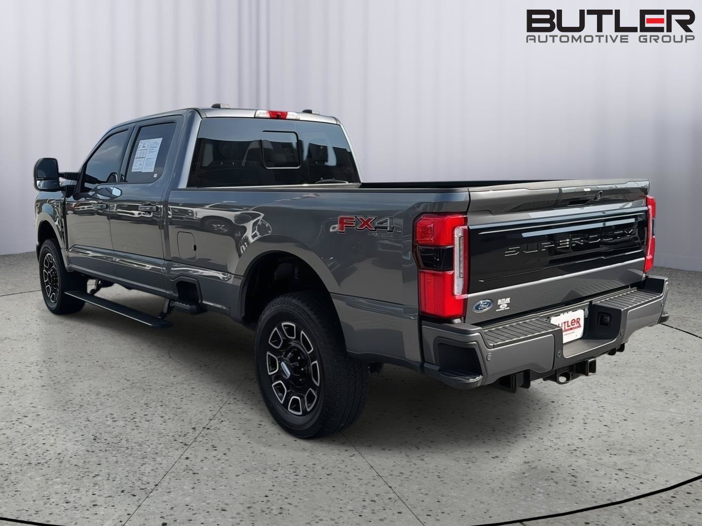 Certified 2025 Ford F250 Platinum w/ FX4 Off-Road Package AWD/4WD image 4
