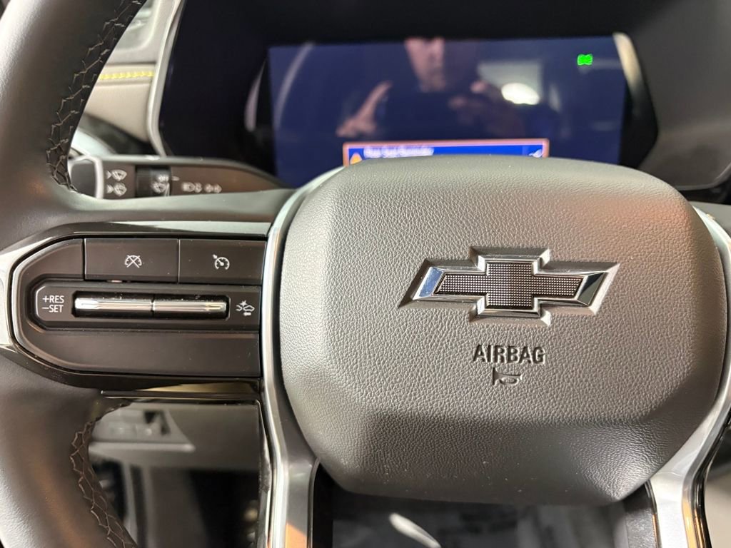 Used 2024 Chevrolet Colorado ZR2 w/ Technology Package image 24