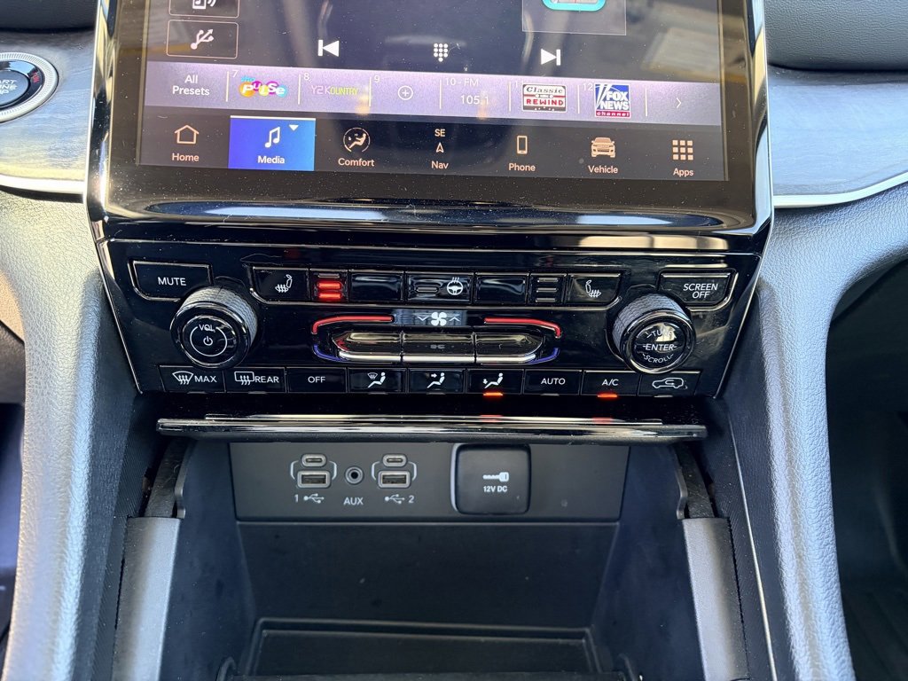 Used 2024 Jeep Grand Cherokee L Limited w/ MOPAR Finishing Package image 12