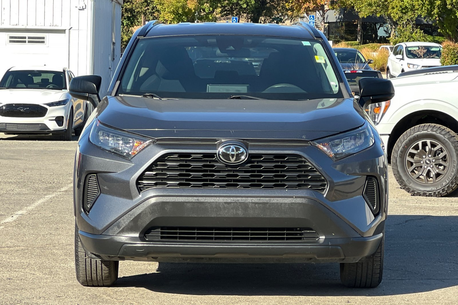 Used 2021 Toyota RAV4 LE FWD image 11