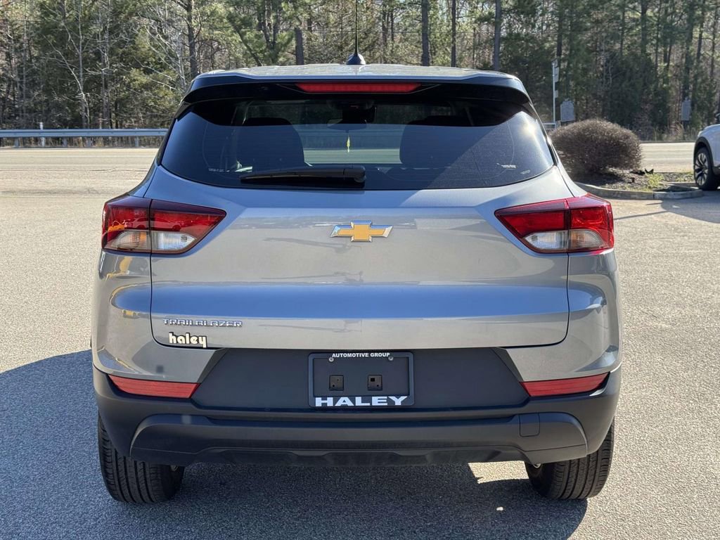 Used 2024 Chevrolet TrailBlazer LS image 3