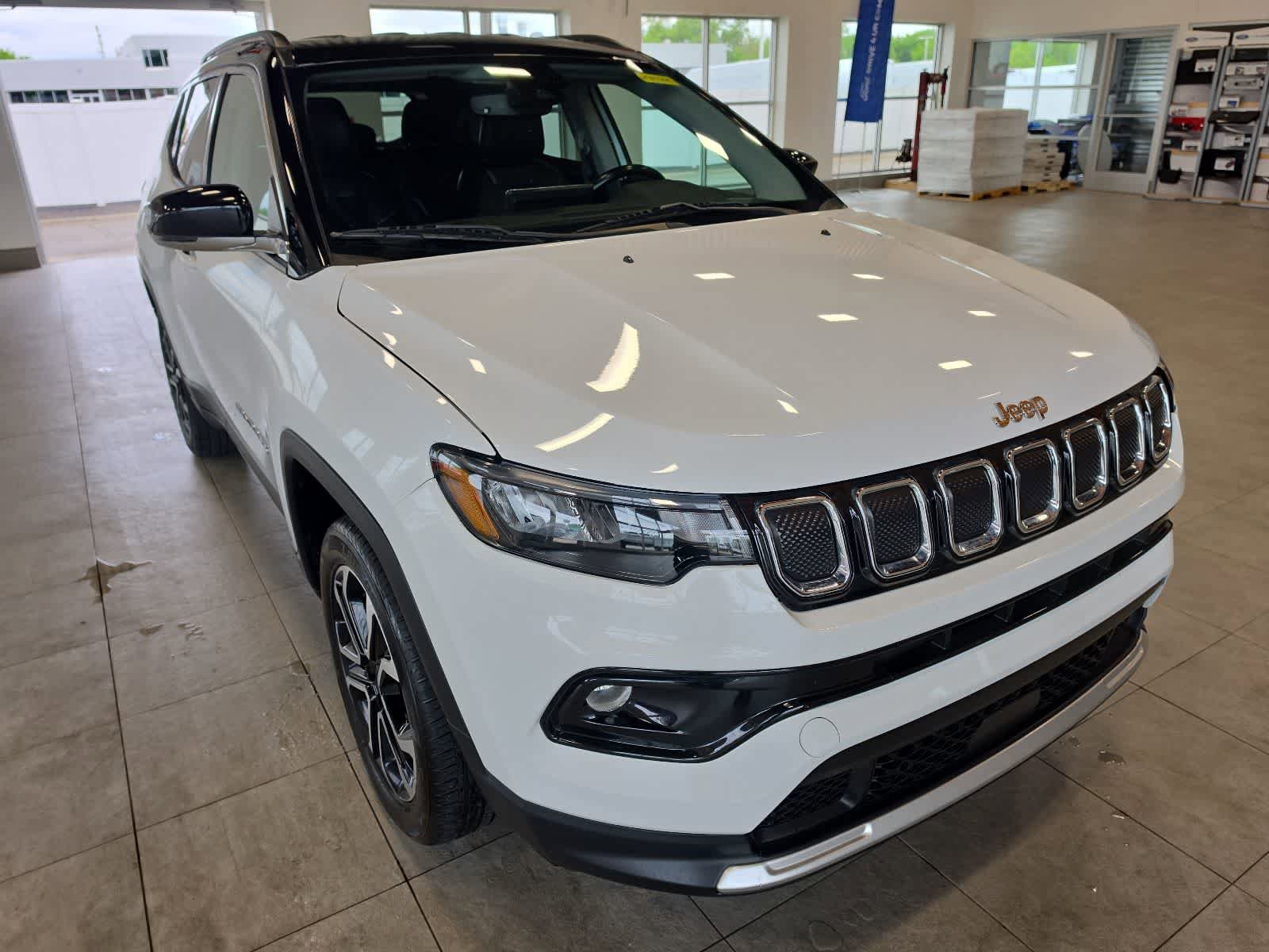 Used 2022 Jeep Compass Limited AWD/4WD image 5