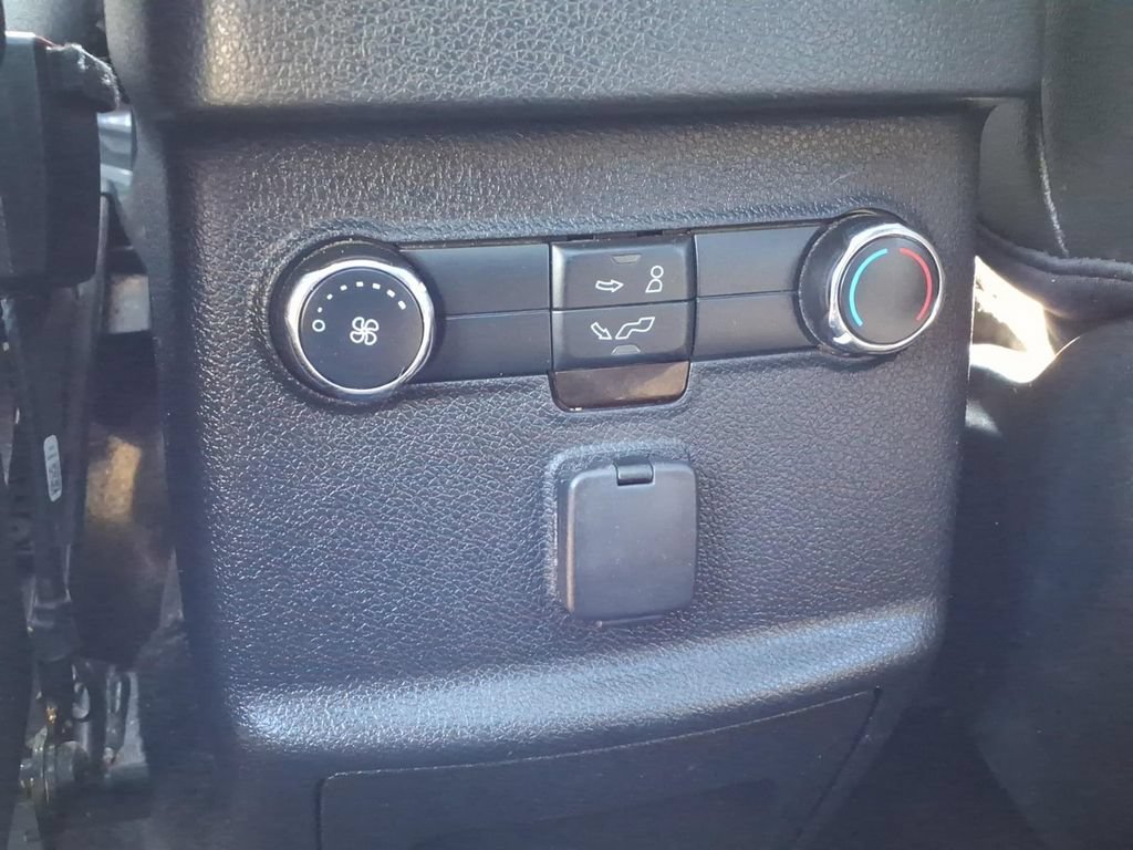 Certified 2018 Ford Explorer XLT w/ Equipment Group 202A AWD/4WD image 17