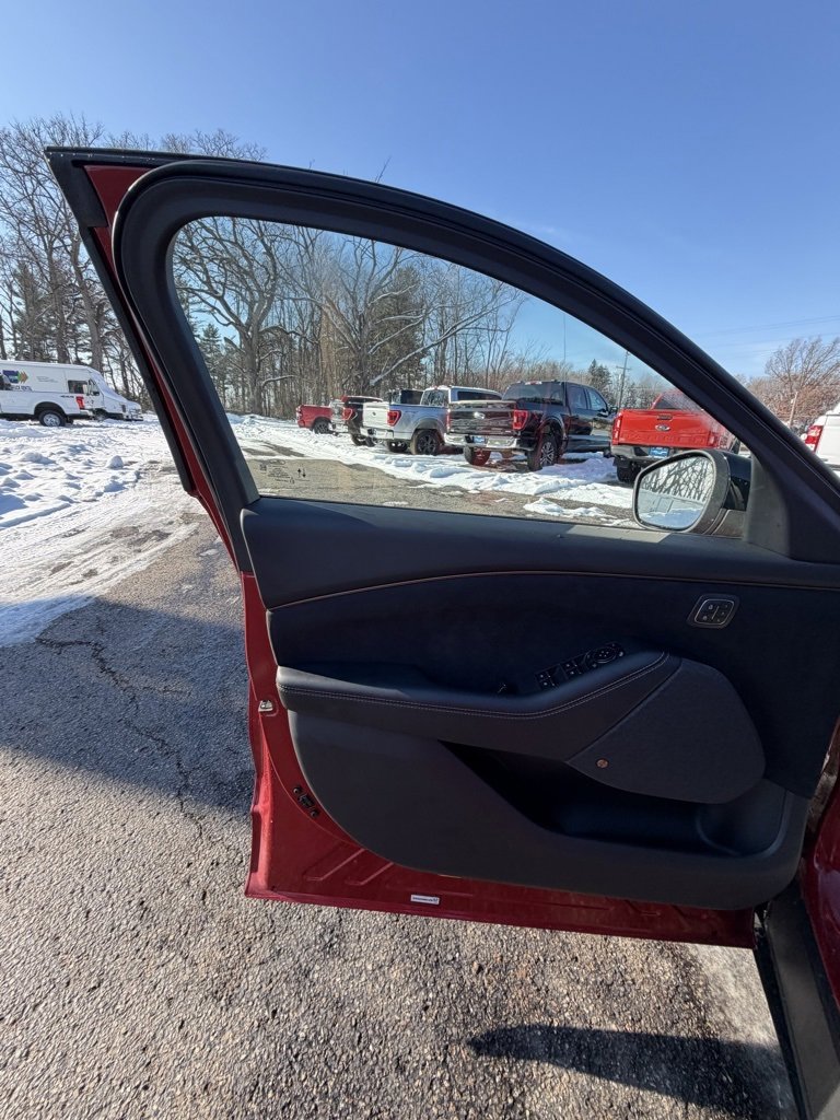 Certified 2022 Ford Mustang Mach-E GT image 9