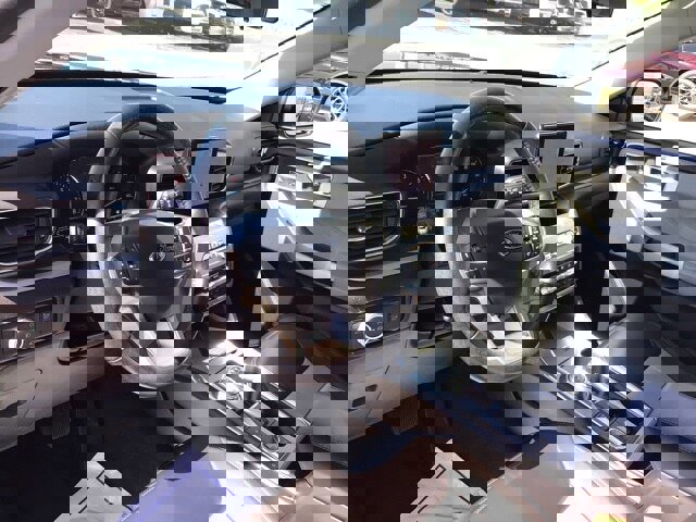 Certified 2022 Ford Explorer XLT w/ Equipment Group 202A image 8