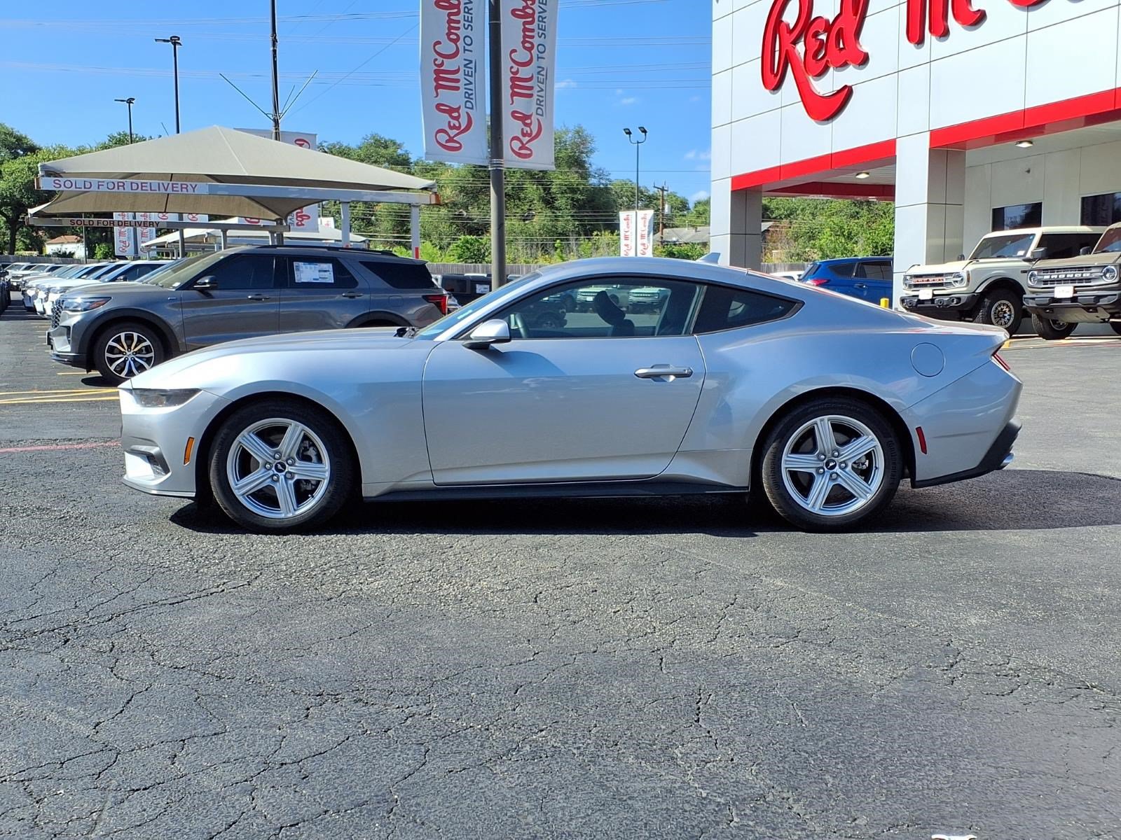 Certified 2026 Ford Mustang Premium RWD image 9