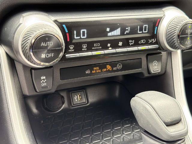 Used 2025 Toyota RAV4 XLE AWD/4WD image 28