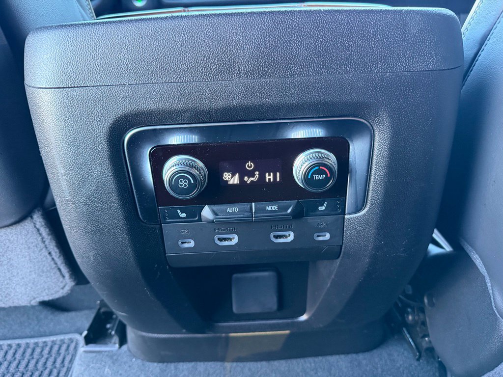 Used 2024 GMC Yukon Denali Ultimate AWD/4WD image 24