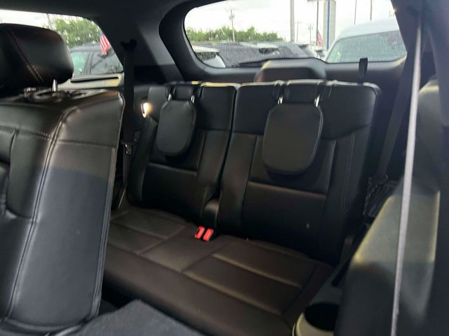 Certified 2023 Ford Explorer XLT w/ Equipment Group 202A AWD/4WD image 18