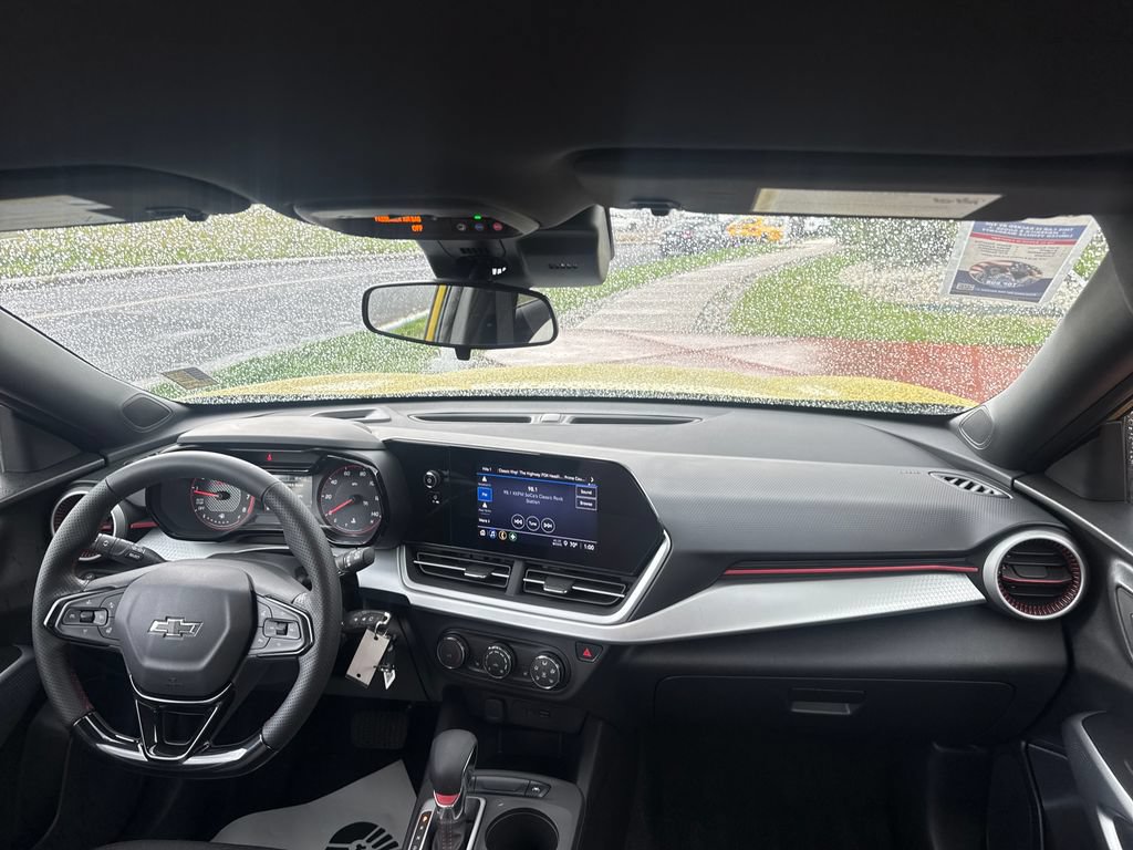 Used 2024 Chevrolet Trax RS w/ Driver Confidence Package FWD image 28